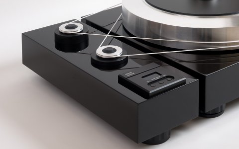 E.A.T. Forte Turntable - Black