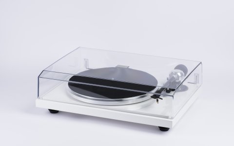 E.A.T. B-Sharp Turntable