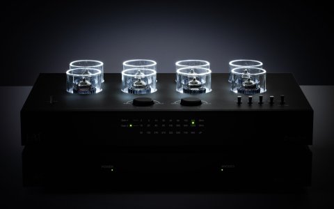 E.A.T. E-Glo FB Phono Stage - Tubes Glow Detail