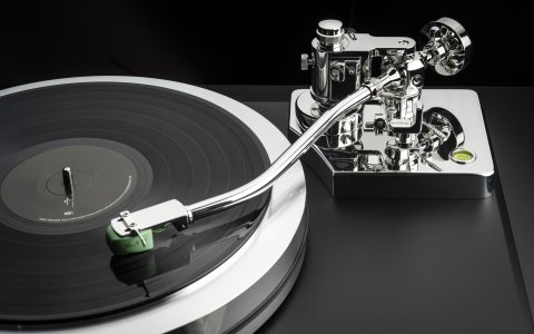E.A.T. F-Dur Turntable
