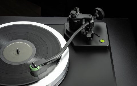 E.A.T. F-Dur Turntable