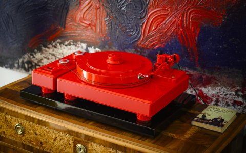 Unique piece Fortissimo in leather red, inspired by Ferrari