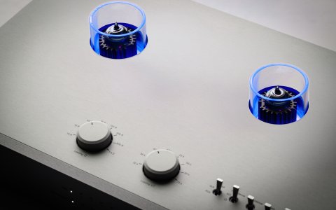 E.A.T. E-Glo CB Phono Stage