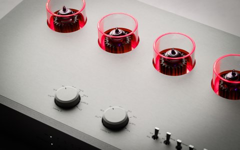 E.A.T. E-Glo SB Phono Stage