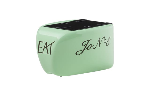 E.A.T. Jo N°5 Cartridge; High End E.A.T. cartridge. It comes in unmistakeable mint green colour and features a truthful and immersive sound that is pure E.A.T. E.A.T. Jo N°5 Cartridge; High End E.A.T. cartridge. It comes in unmistakeable mint green colour and features a truthful and immersive sound that is pure E.A.T.