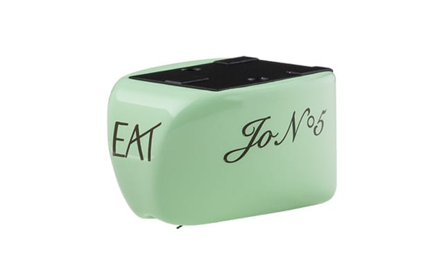 E.A.T. Jo N°5 Cartridge; High End E.A.T. cartridge. It comes in unmistakeable mint green colour and features a truthful and immersive sound that is pure E.A.T.