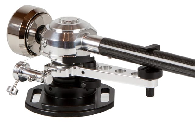 E.A.T. C-Note Tonearm; The C-Note tonearm is a completely new design which combines all advantages of an unipivot arm with a cardan design. E.A.T. C-Note Tonearm; The C-Note tonearm is a completely new design which combines all advantages of an unipivot arm with a cardan design.