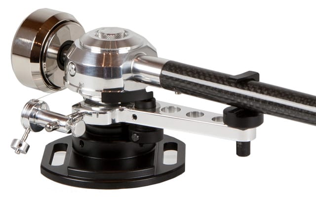 E.A.T. C-Note Tonearm; The C-Note tonearm is a completely new design which combines all advantages of an unipivot arm with a cardan design.